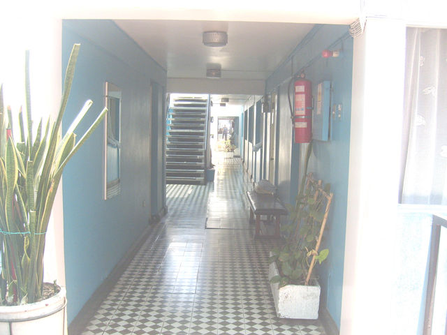 ACCESO HOTEL LYNCH