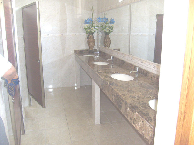 BAÑOS USUARIOS EN GENERAL PLANTA BAJA